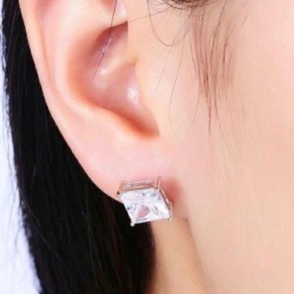 🌴 14k White Gold Over 925 Sterling Silver CZ Princess Cut Stud Earrings - Picture 1 of 3